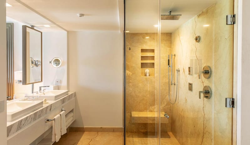 PRESIDENTIAL SUITE BATHROOM